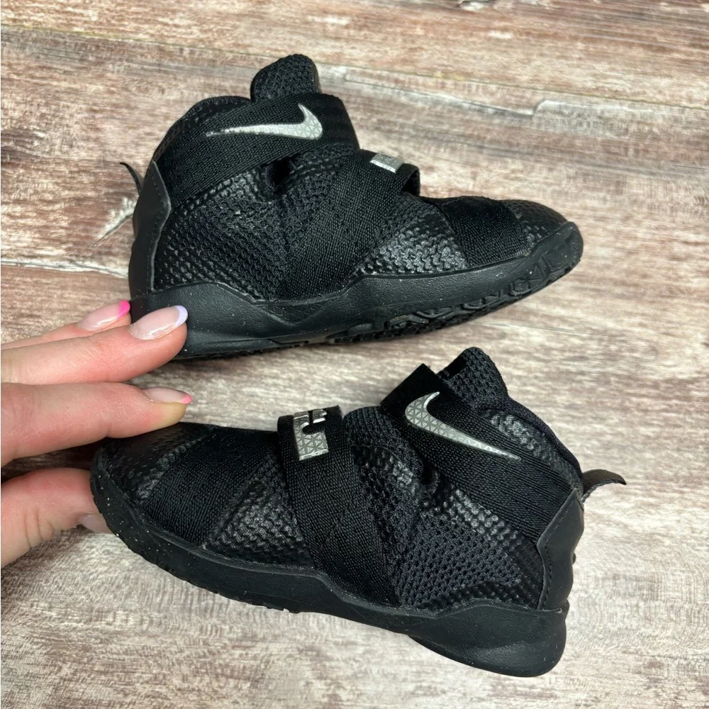 Nike LeBron James Soldier Baby Toddler Athletic Basketball Shoes Sneakers 6C